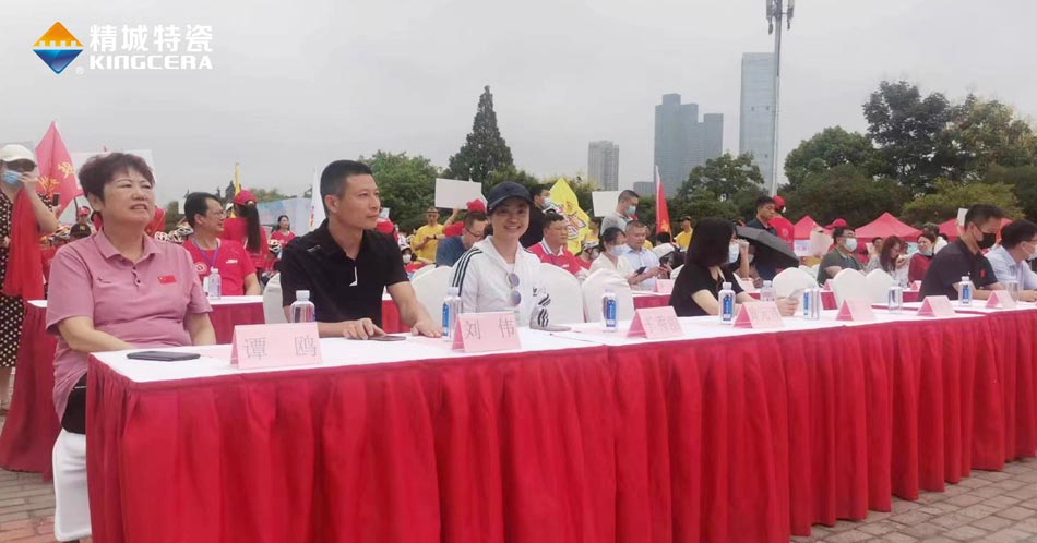 mg不朽情缘特瓷赞助并出席轮椅马拉松赛